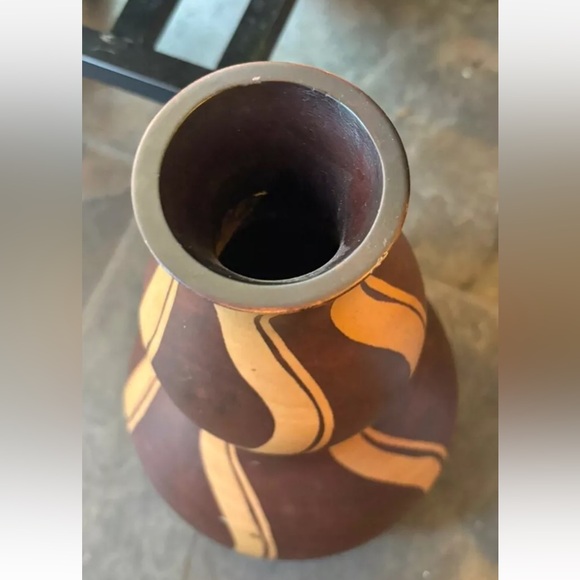 Wooden Vase Made In Thailand - Picture 4 of 5